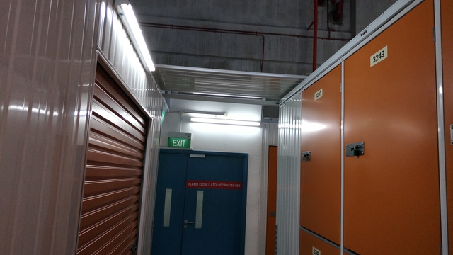 Cover 926f6cf7fab0432bcfd7834e122ed49e23a98c1051aef499db8e18f48ca46857